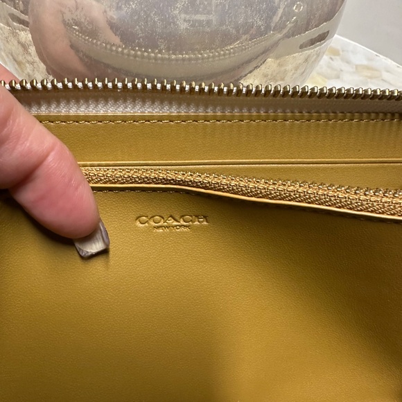 NWT Coach Retail Cherry Large Accordion Zip Wallet Gorgeous! - Picture 8 of 10